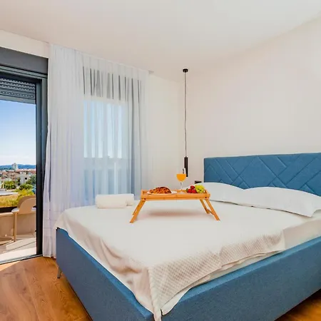 Lovely In فوديس