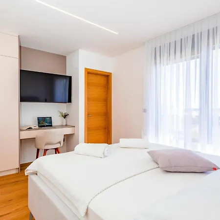 Lovely In Nyaraló *